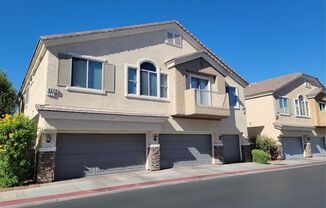 FANTASTIC SE TOWNHOME IN GATED COMMUNITY!!