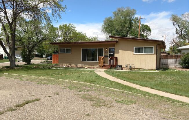 Move in SPECIAL. 1/2 off first full months rent.  ALL PROSPECTIVE TENANTS MUST SUBMIT A $58 NON-REFUNDABLE APPLICATION FEE PER APPLICANT ONLINE AND BE PRE-QUALIFIED PRIOR TO ANY SHOWINGS