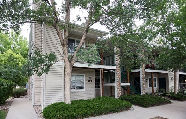 Upper Unit 2 Bedroom 2 Bath Condo