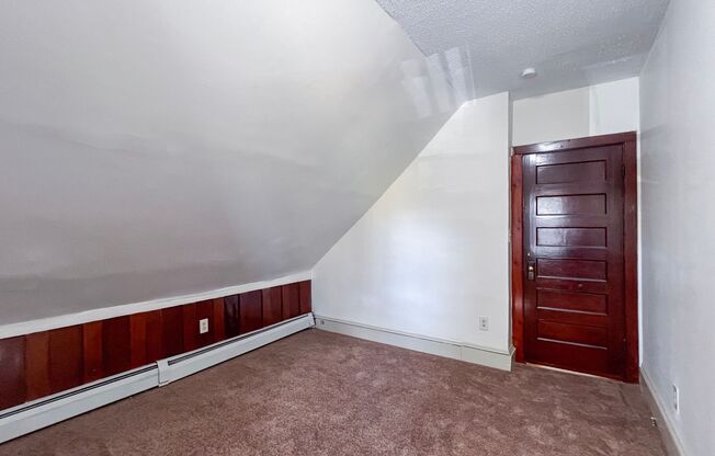 3 beds, 1 bath, $1,750, Unit 3rd Fl