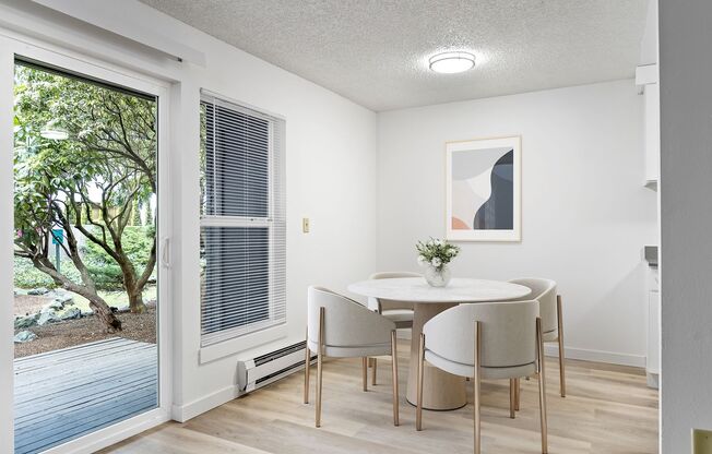 2 beds, 1 bath, 860 sqft, $1,820, Unit 48