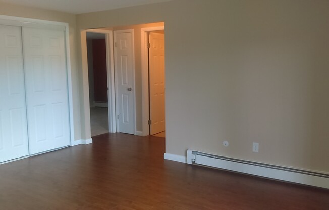 1 bed, 1 bath, 750 sqft, $1,165, Unit C07