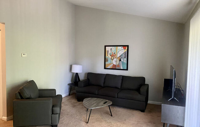 1 bed, 1 bath, 720 sqft, $1,323