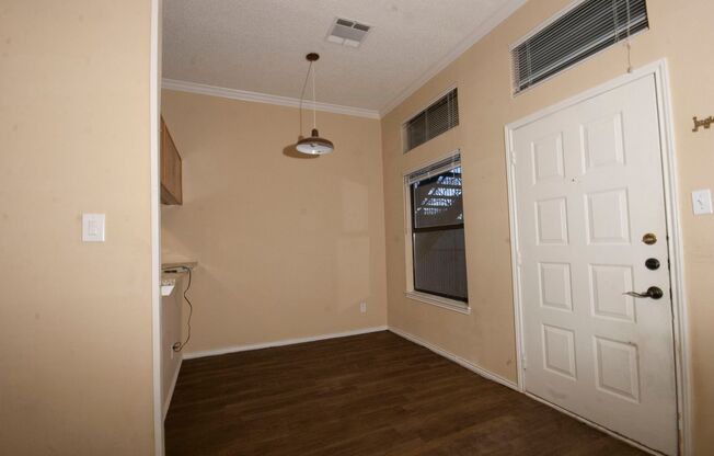 2 beds, 1 bath, $2,100, Unit # 203