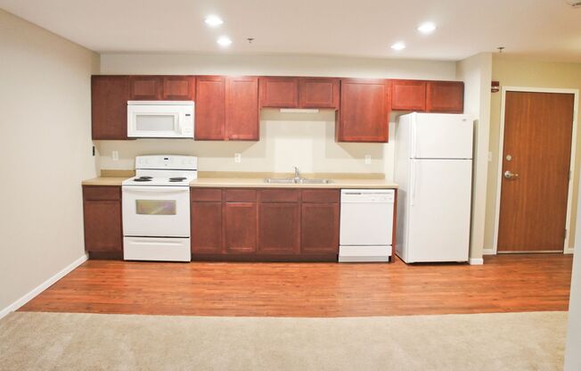 3 beds, 2 baths, 1,257 sqft, $1,380, Unit 213