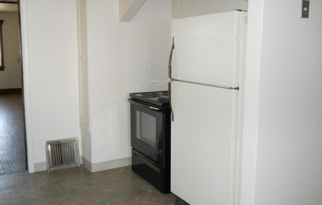 3 beds, 1 bath, $1,250