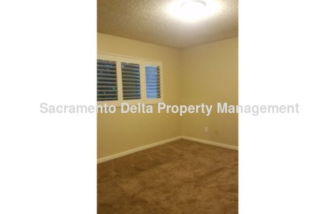 3 beds, 2 baths, $2,495