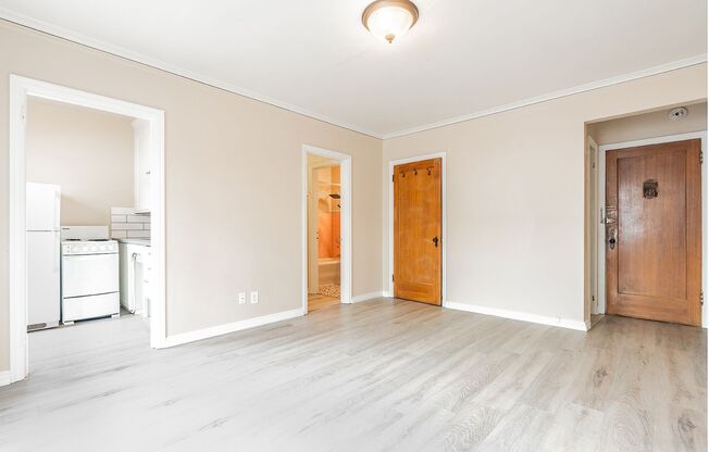 Spacious Units in a Vintage Brick Building- Walk to Seattle Center, Shops,and Restaurants!