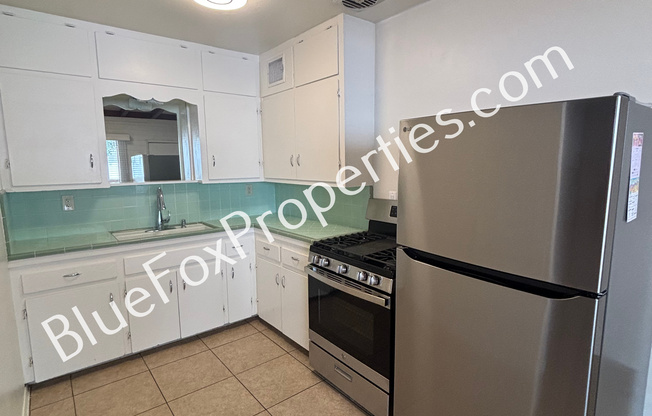 2640 E 10 ST