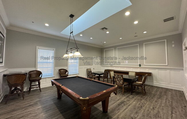 1 bed, 1 bath, 1,012 sqft, $1,350, Unit 536