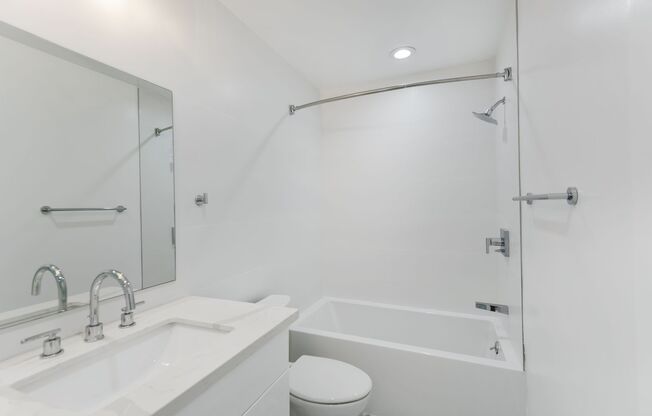 1 bed, 1 bath, $3,115, Unit 206