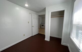 3 beds, 1 bath, $2,085, Unit 3 bed