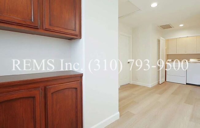 3 beds, 2.5 baths, $5,700, Unit # #A