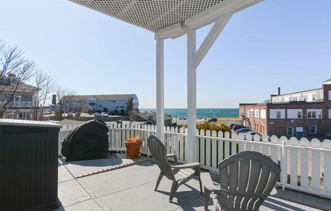 3 beds, 2 baths, $4,200, Unit Harbortown Hideaway