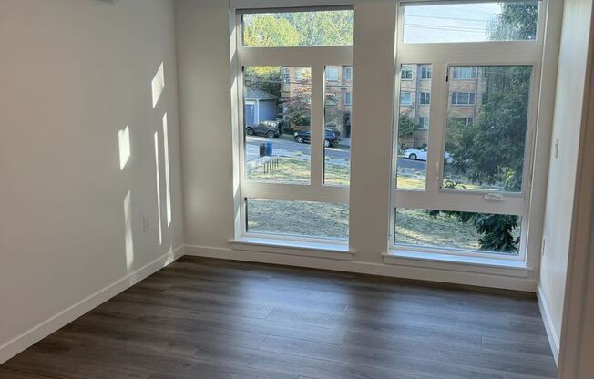 2 beds, 2 baths, 784 sqft, $2,678, Unit 202