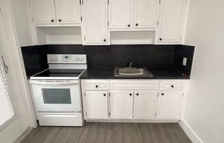 2 Bed/ 1 Bath -Central location - Parking