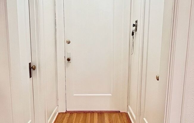 Studio, 1 bath, 467 sqft, $1,030, Unit 207
