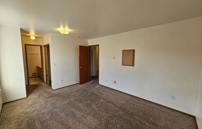 13327 E Guthrie Dr
