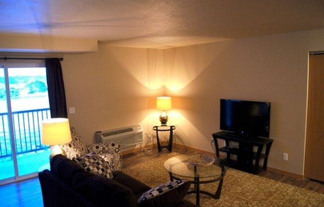 2 beds, 2 baths, $895, Unit 1207