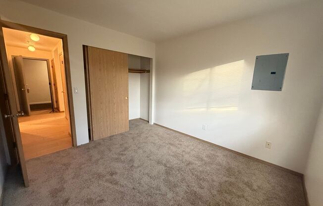 2 beds, 2 baths, 847 sqft, $1,650, Unit 44