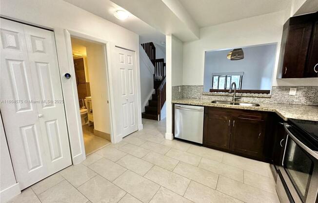 4245 S PINE IS RD