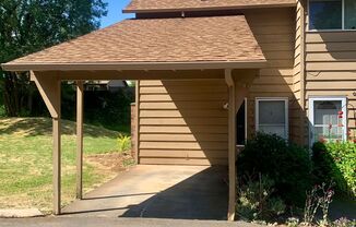 2 Bedroom, 1.5 Bath Condo in South Salem