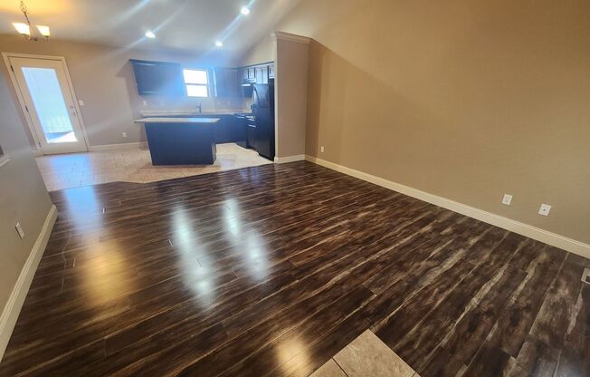 $1,795 - 4 bedroom / 3 bathrooms - Beautiful and Large Home!