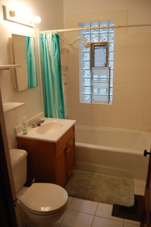 Two Great Apartments – 6 Bed / 2 Bath Near Northwestern University