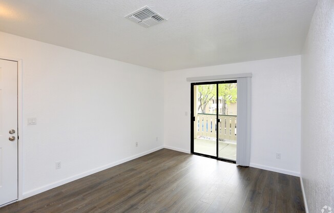 2 beds, 1 bath, 825 sqft, $1,695, Unit 0210