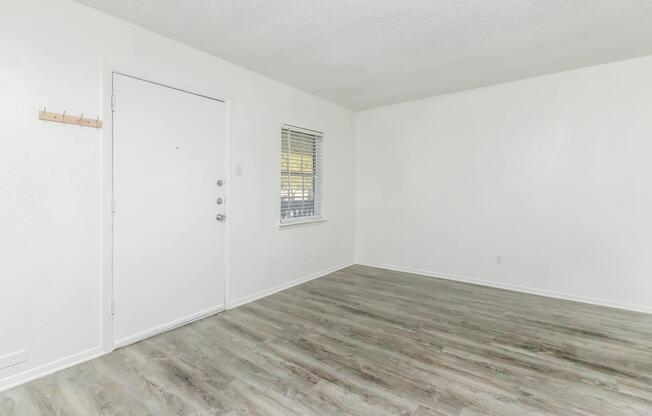 Home - Emerald Point Apartments - Irving, TX