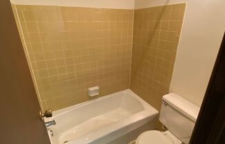 2 beds, 2 baths, 850 sqft, $869.99, Unit 108-06