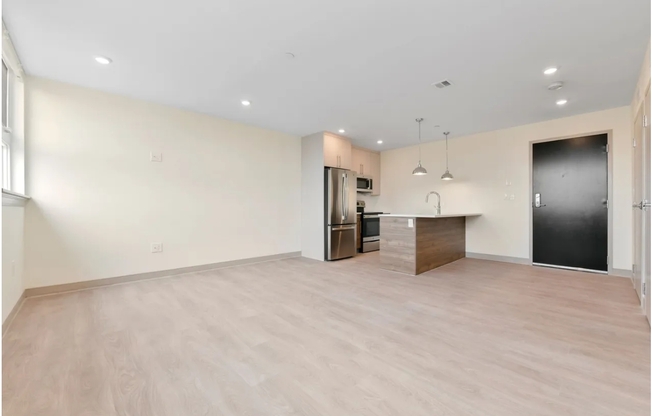 1 bed, 1 bath, 627 sqft, $3,000, Unit Unit 203