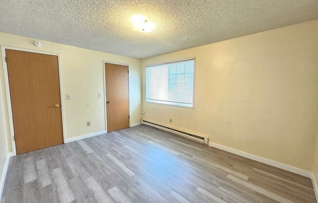 2 beds, 1 bath, $1,095, Unit 306