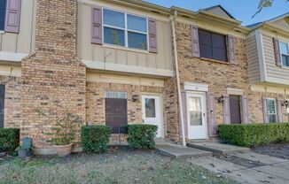 2b1.5 b Condo in Garland, Water included