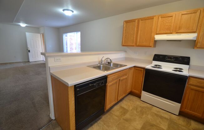 Corner 3 bed, 2.5 Bath Townhome in District 20!