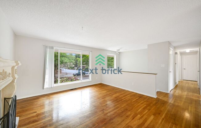 Beautiful Single Family House Bellevue Available for Rent!