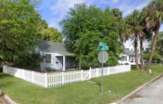 3 BR 1 BA Quaint Bungalow in San Marco * Half Off First Full Month Rent! *