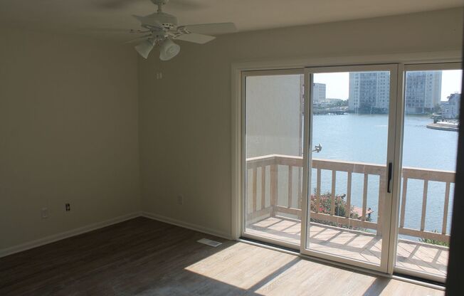 Waterfront Condo on Arctic Avenue at the Oceanfront!