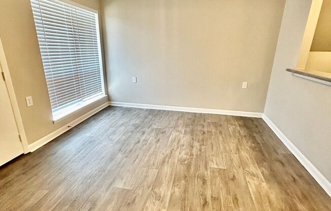 1 bed, 1 bath, 815 sqft, $950, Unit 1030