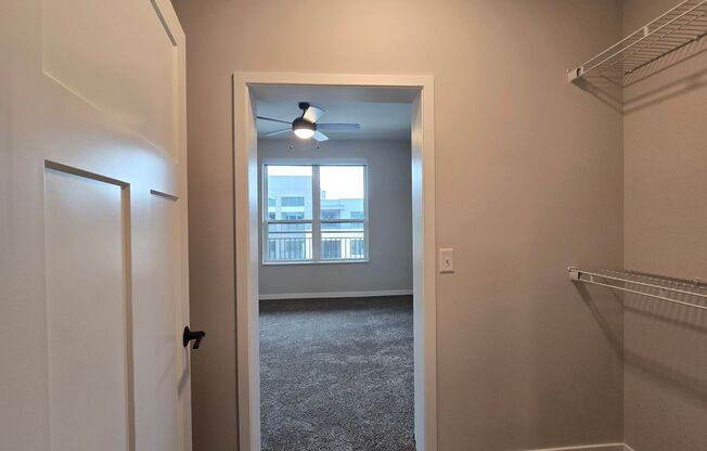 2 beds, 1 bath, 955 sqft, $2,080, Unit 8421-419
