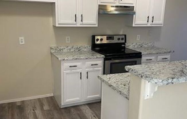 3 BEDROOM 2 BATH 2 STORY HOME 4 PLEX END  UNIT A FREE RENT OAC