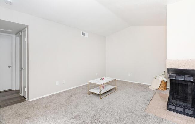 2 beds, 2 baths, 924 sqft, $1,090