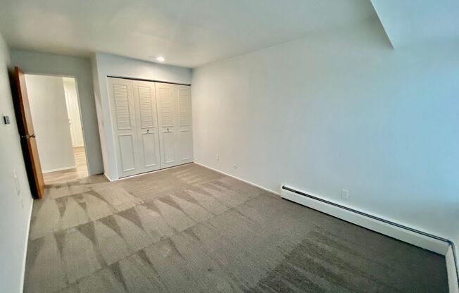 2 beds, 1 bath, 1,000 sqft, $1,295, Unit 302