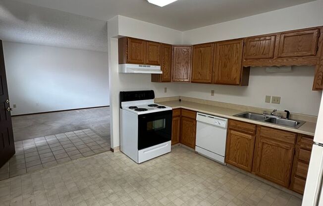 308 Hacker Ct