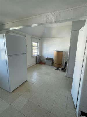 2 beds, 1 bath, $2,500