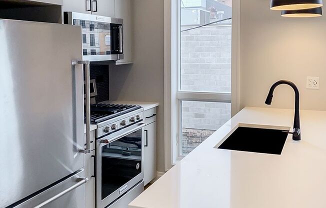 1 bed, 1 bath, 492 sqft, $2,595, Unit 1050-302
