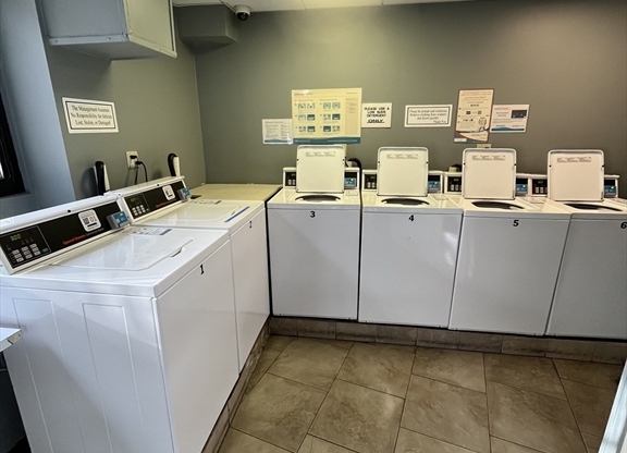 1 bed, 1 bath, 540 sqft, $3,200, Unit 322