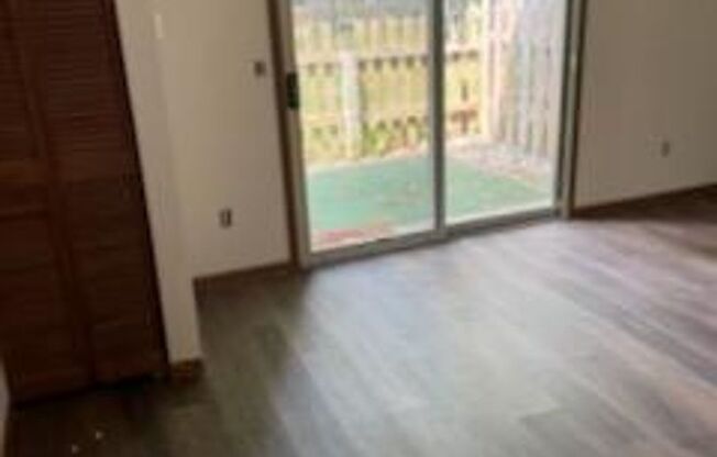 2 beds, 1.5 baths, 1,200 sqft, $980, Unit 4896-05