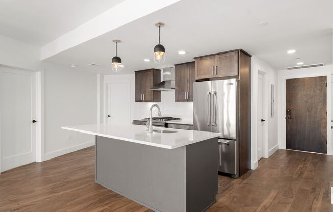 ONE MONTH FREE ON SELECT UNITS | NO BROKER FEE | $1,000 DEPOSIT | NO LAST MONTH'S RENT