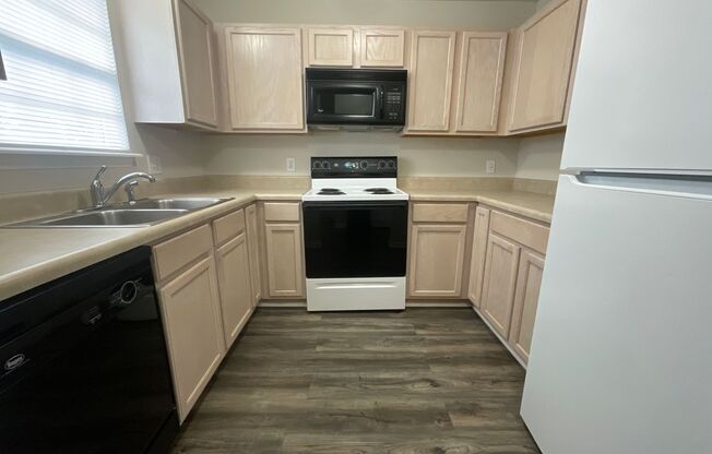 1 bed, 1 bath, 765 sqft, $1,125, Unit 2756-3